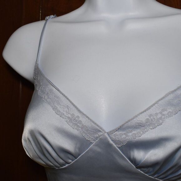 Brooklyn Karma Blue Satin Cropped Lace Trim V Neck Strappy Blouse Size Medium - Picture 9 of 12